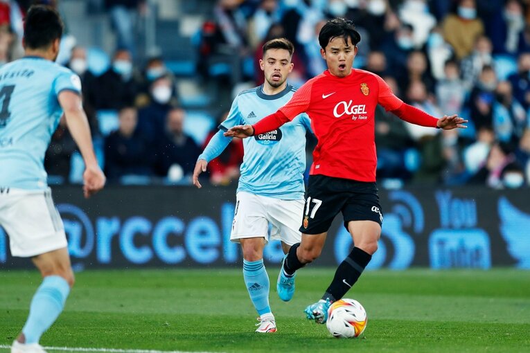 なぜ久保建英が“幻のアシスト”直後、代理監督と言い合いに？ レアル戦前に好調だがマジョルカは…〈撮影者の視点〉(21)