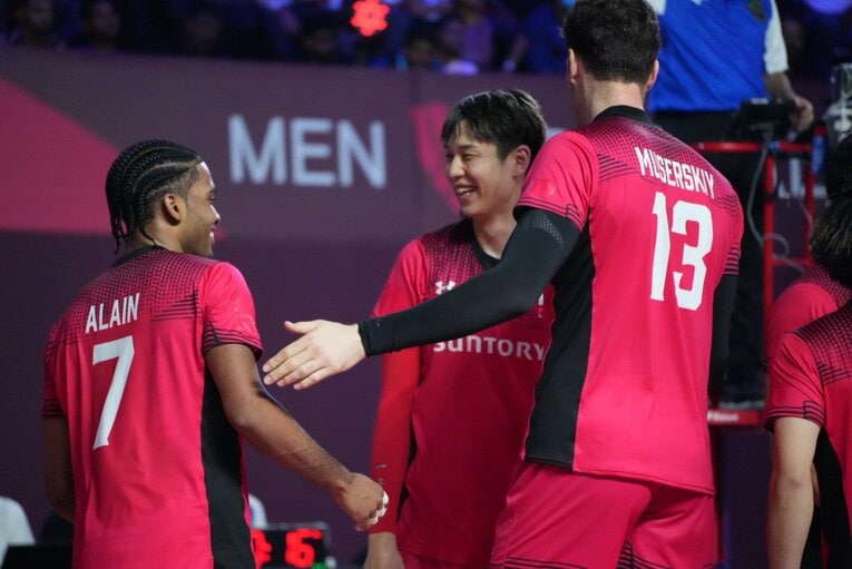 小野寺太志、デ・アルマス アライン（世界クラブ選手権）©︎SUNTORY SUNBIRDS©︎SUNTORY SUNBIRDS