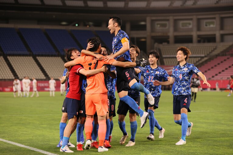 谷晃生は東京五輪で正GKとして起用され、日本のベスト4入りに貢献した　©JMPA