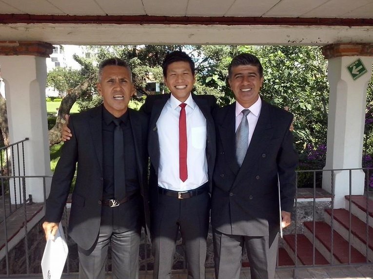 指導者養成学校の卒業式にて（本人提供）