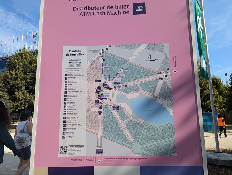 ヴェルサイユ宮殿アリーナ周辺の案内図　©Yu Saito