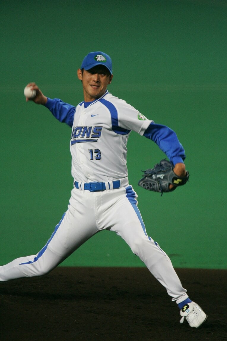 2004年、日本シリーズで力投する現役時代の西口文也の勇姿　©Hideki Sugiyama