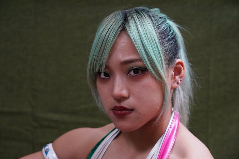 スターダム屈指の肉体派レスラー・飯田沙耶25歳の運命を変えた“推しと筋肉”「もう、制御しなくていいんだ」《特別グラビア》(31)