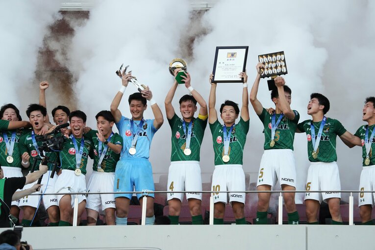 サンフレッチェ広島ユースを下し、高円宮杯U-18プレミアリーグファイナルを制した青森山田　©︎Hiroki Watanabe/Getty Images