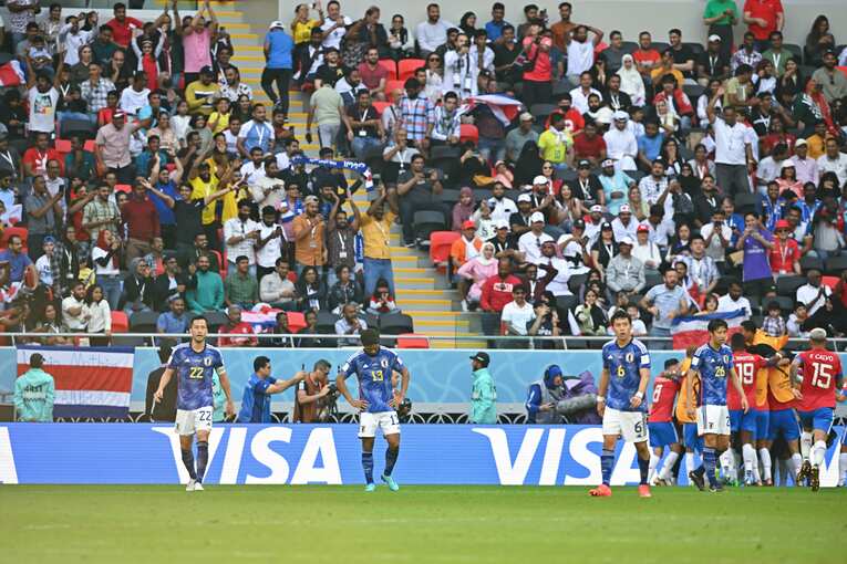 終盤に先制され、肩を落とす日本代表メンバー　©Takuya Kaneko／JMPA