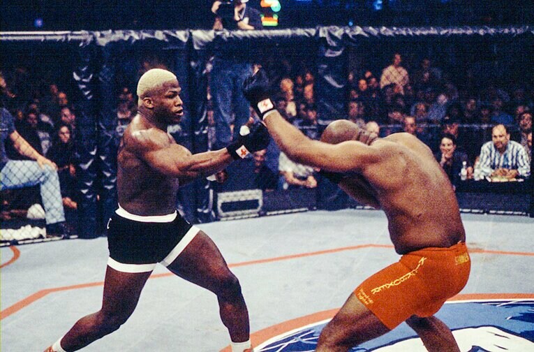 1999年3月、『UFC 19』でモーリス・スミスと対戦したランデルマン　©Susumu Nagao