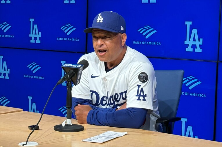 会見でのロバーツ監督　©Naoyuki Yanagihara