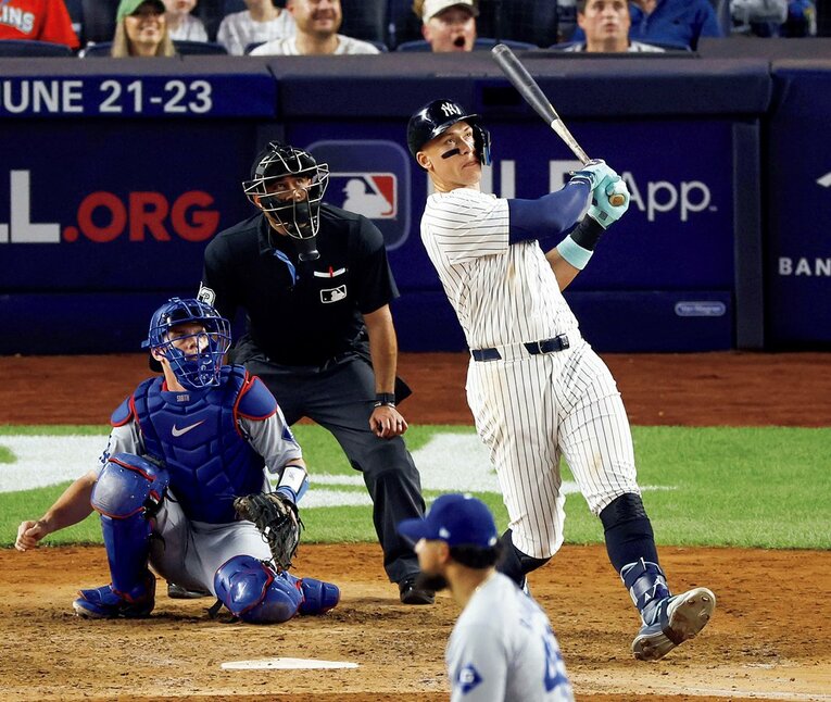 アーロン・ジャッジ／1992年4月26日生、米カリフォルニア州出身。13年にヤンキースと契約し、16年にメジャーデビュー戦で初打席初本塁打。17年は52本塁打で本塁打王と新人王。22年はア・リーグ記録の62本塁打でMVP。24年は58本塁打、144打点で2度目のMVP。右投右打。201cm、128kg　©KYODO