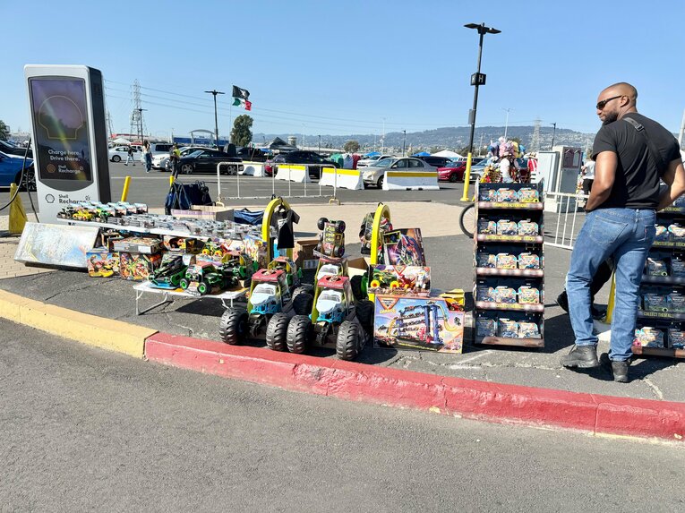 【NHKに映らなかったメキシコ戦の様子（全10枚超）】バーベキューにいそしむメキシコサポ　©Yusuke Mimura