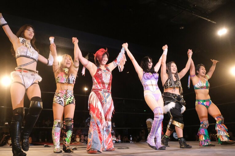 「あんまり胸を張って言えなくて…」悩んでいたAZMを受け入れた“5人のお姉ちゃん”との話…キャリア10周年「クソガキ全開で（笑）」(62)