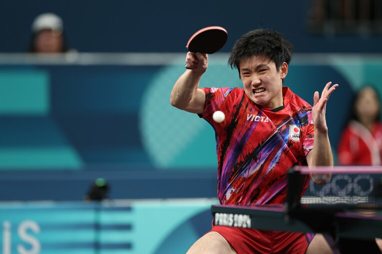 男子卓球団体戦準決勝、スウェーデン戦の張本智和　©︎Tetsuya Higashikawa/JMPA
