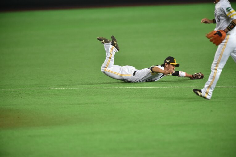 「う、うますぎる…」【今宮の天才プレー集】20枚超／2014年　©Hideki Sugiyama