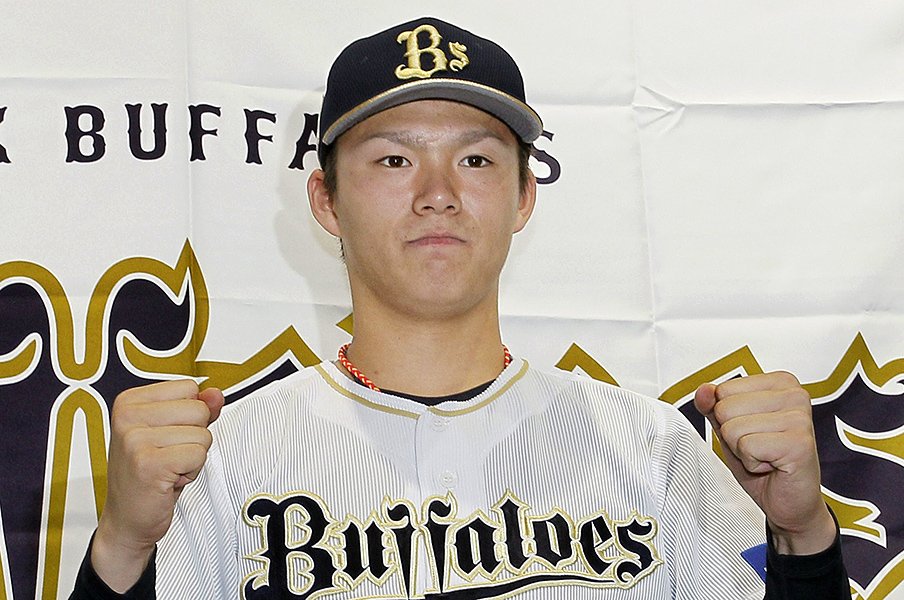 オリ山本由伸はおそるべき19歳。得意球封印は「先のことを考えて」。<Number Web> photograph by Kyodo News
