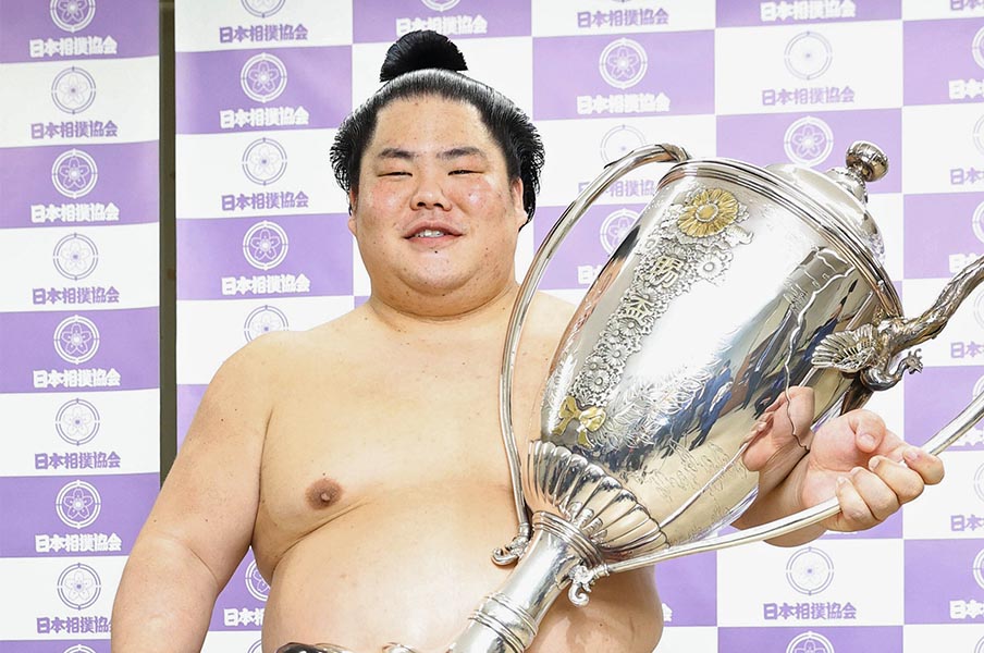 【大相撲】「夜寝る前は一人なので…いろいろ考えました」“初優勝”大栄翔27歳が語った本音 地元(朝霞市)のアピールポイントは…<Number Web> photograph by KYODO