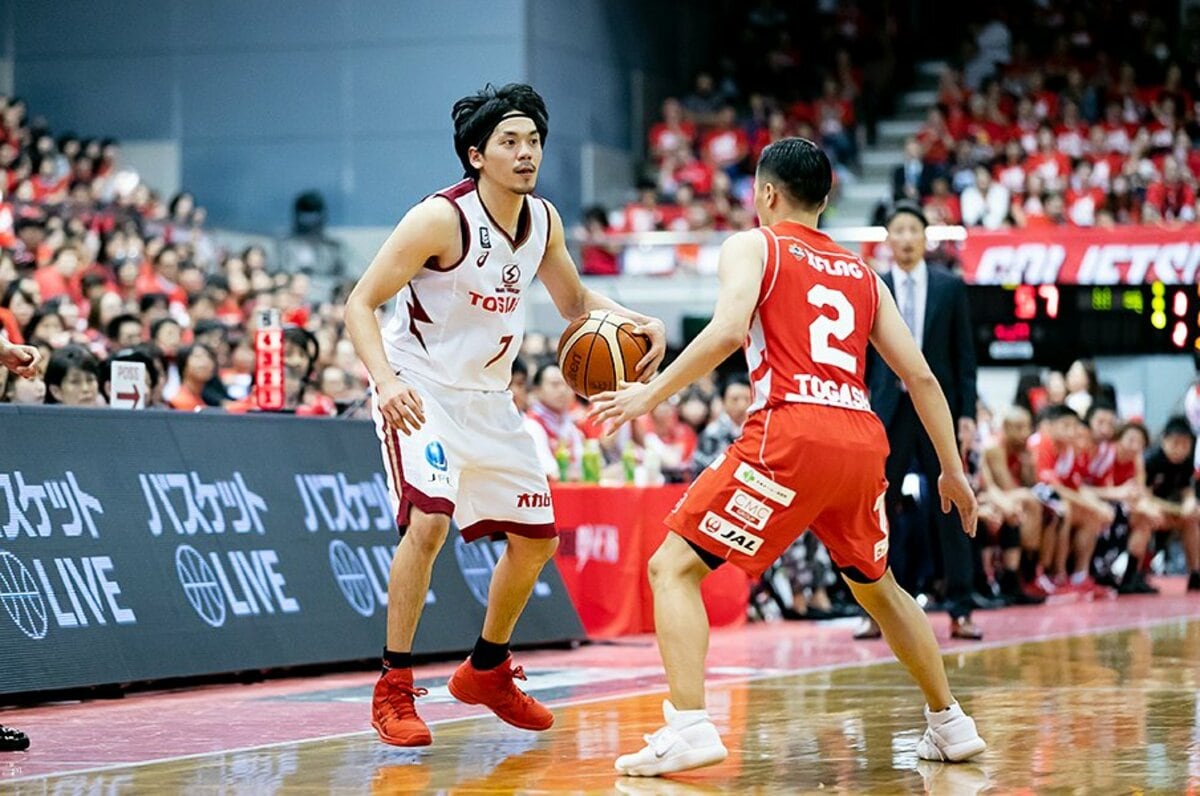 富樫勇樹vs.篠山竜青＆藤井祐眞。Bリーグ開幕戦でシビれるPG対決。 - B