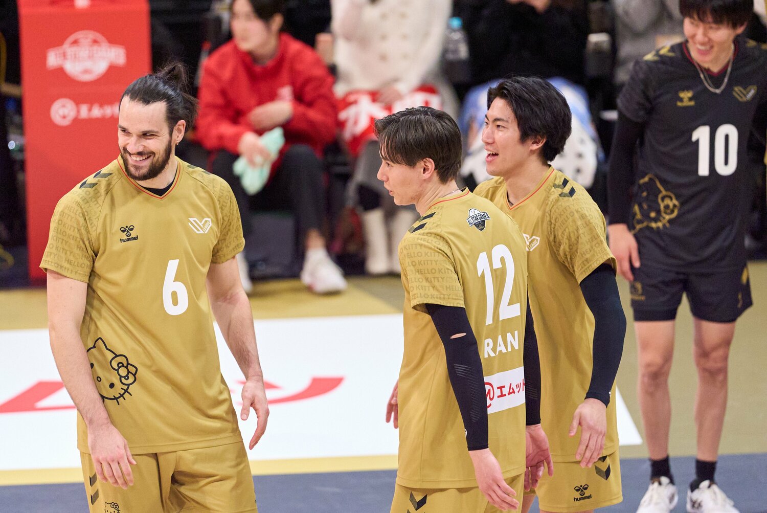 水町泰杜(右)がキャプテンを務めた TEAM TAITOの一員としてプレーしたブリザール ©︎SV.LEAGUE