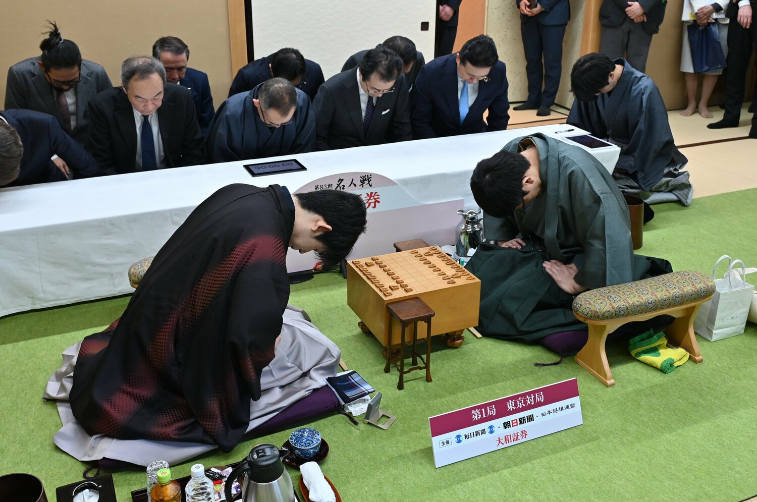 名人戦第1局、対局開始時　©日本将棋連盟