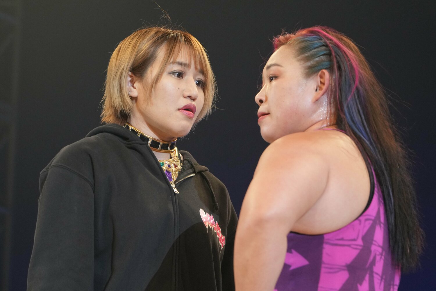 「最強」をかけて横浜アリーナで対戦する朱里と橋本千紘