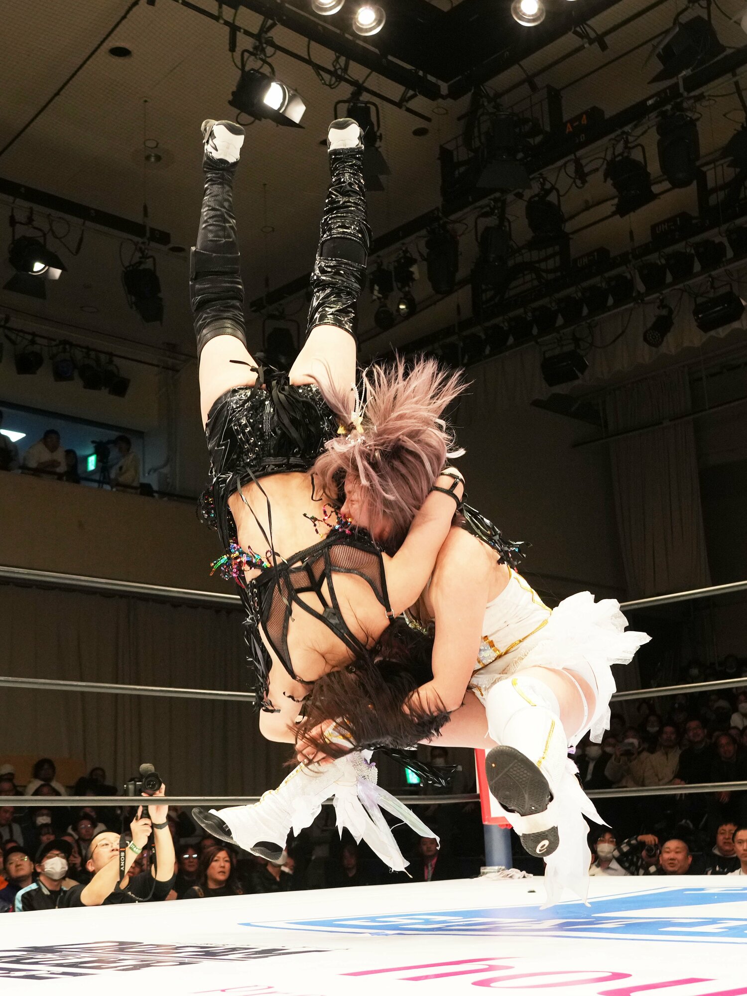 中野たむのバイオレットスクリュードライバー ©Essei Hara