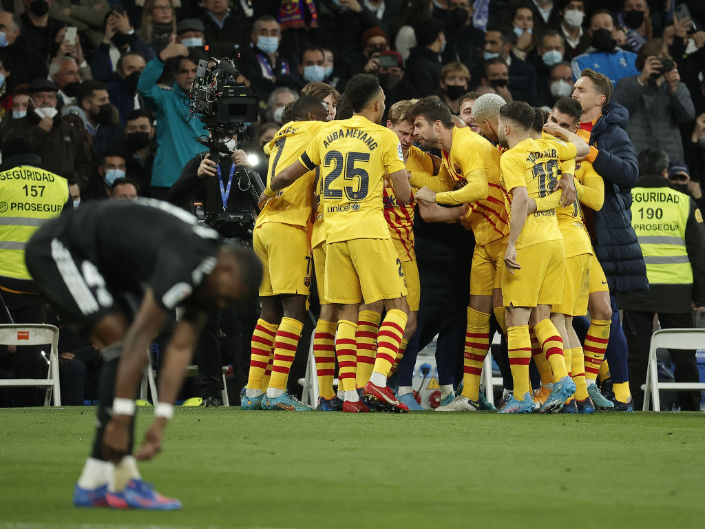 クラシコで圧勝したバルサ。本拠地カンプノウ改築計画も進んでいる（※写真をクリック、スワイプするとカンプノウ改築に関わった日本人建築士の仕事ぶりやメッシ、イニエスタらのスーパープレーがご覧になれます）　©Getty Images