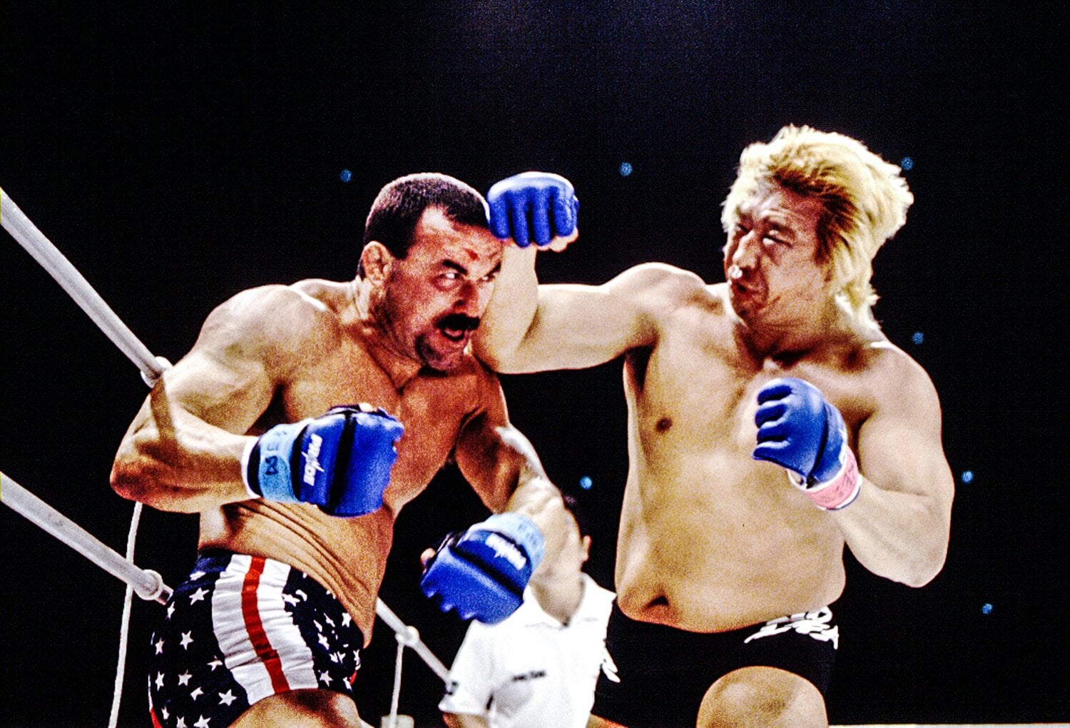 ドン・フライと高山善廣の壮絶な殴り合い　©Susumu Nagao