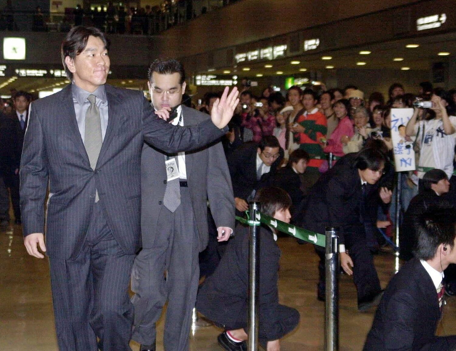 メジャー1年目を終え、帰国した際の松井 ©JIJI PRESS