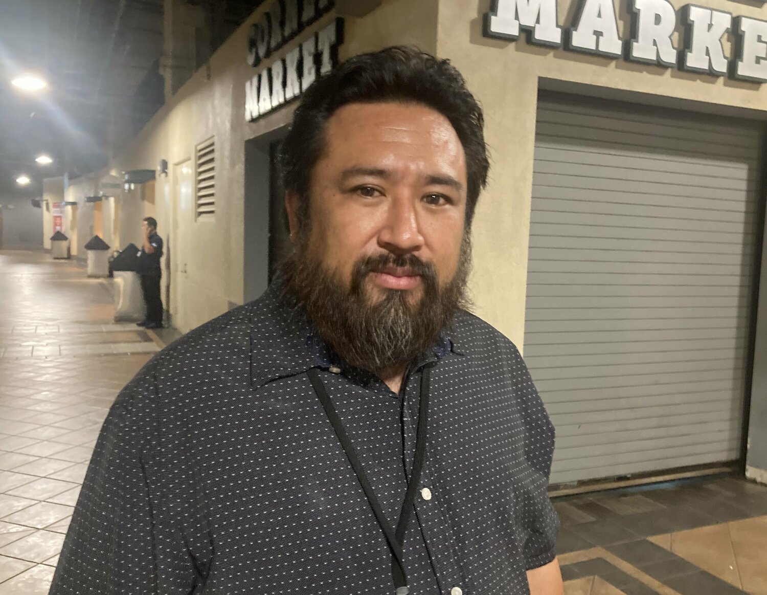 エンゼルス首脳陣に取材も行う『LAタイムズ』のディラン・ヘルナンデス記者（筆者撮影）