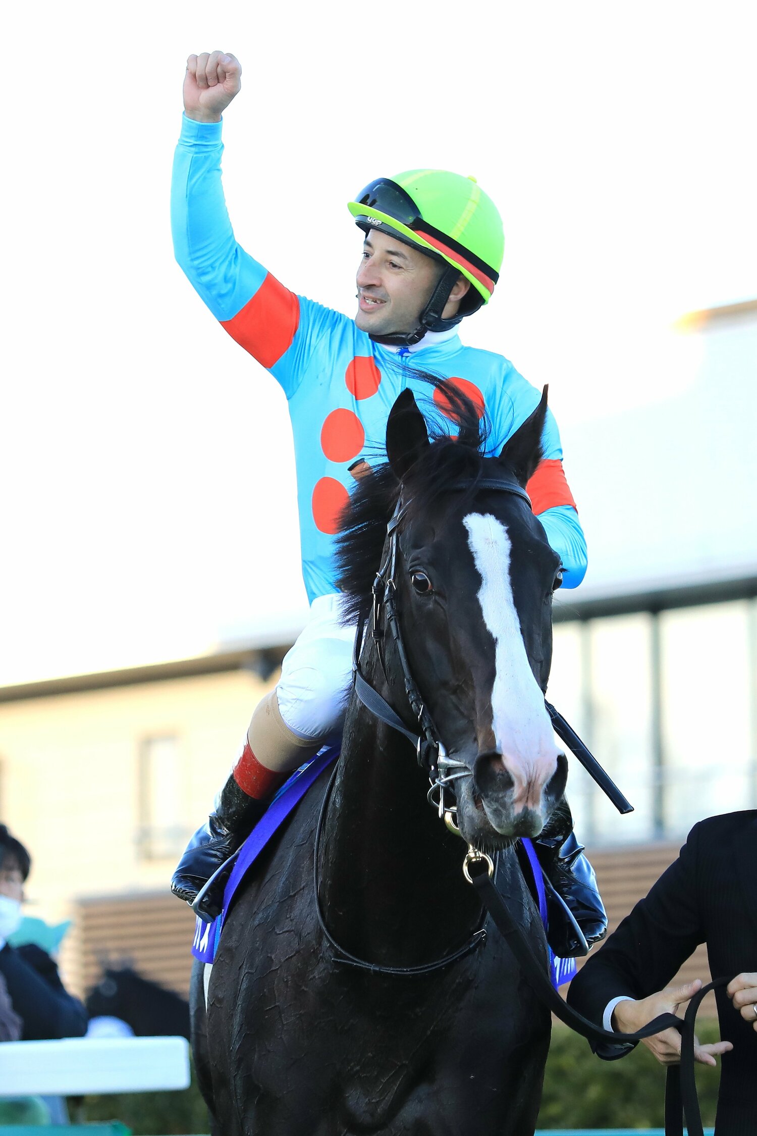 2022年の有馬記念を制しG1連勝を記録したイクイノックスとルメール騎手　©︎AFLO