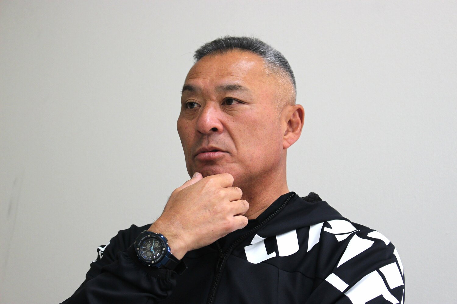 「マスコミはめちゃくちゃ嫌いでした」と明かす近藤　©Number Web