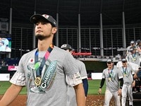 日韓戦＞「緊張したけど気持ちで決めました」山田哲人が大爆発 