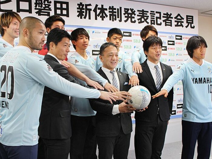 中村俊輔加入に心躍らせ磐田へ。川又堅碁「脱・しょぼぞう」だ！＜Number Web＞ photograph by Kyodo News