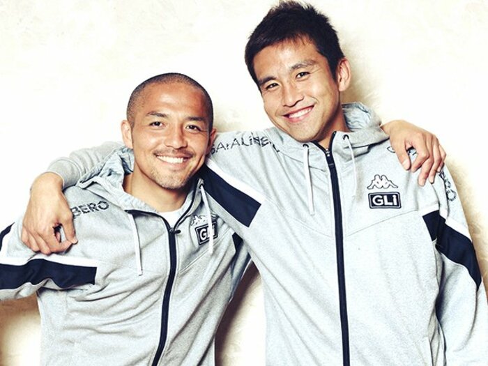 ＜黄金世代対談＞ 稲本潤一×小野伸二「僕ら35歳のサッカー少年。」＜Number Web＞ photograph by Asami Enomoto