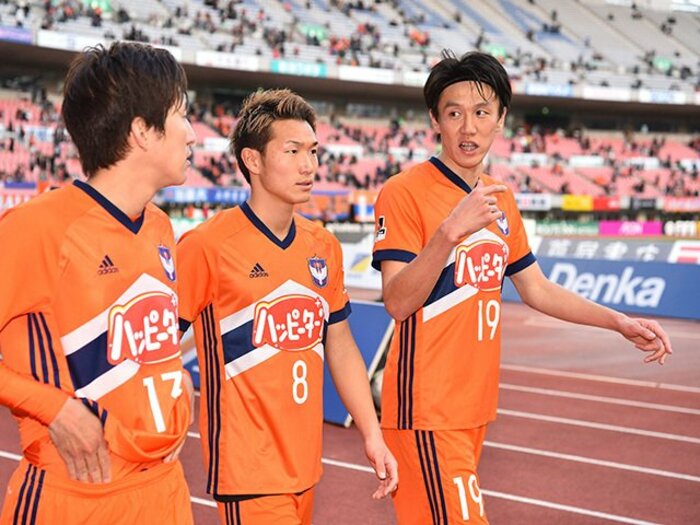 “DFW”矢野貴章、今や本当のDF。レオ・シルバ後の新潟で影の番長に。＜Number Web＞ photograph by J.LEAGUE PHOTOS