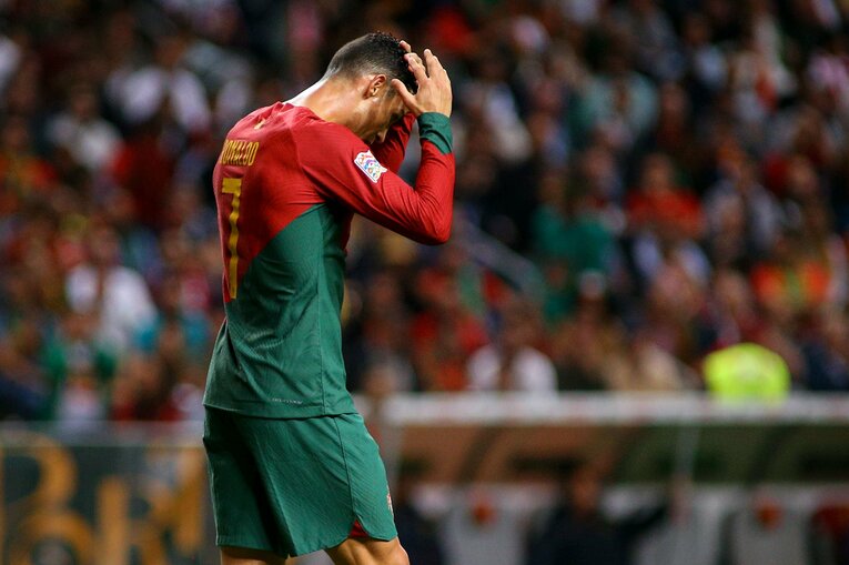 決定機を逃し、頭を抱えるロナウド　©Getty Images