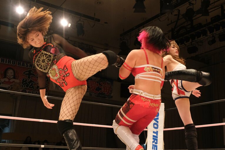 チサコ&岩田美香vs赤井沙希&朱崇花