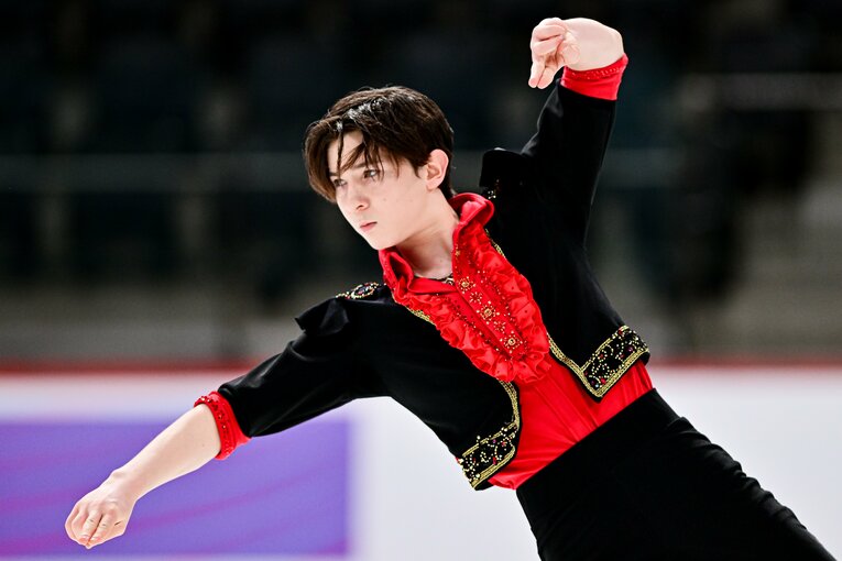 歴代最高点を記録した中田璃士の世界ジュニア選手権SPの演技　©AFLO