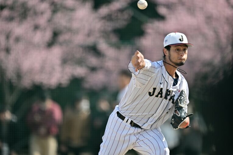 WBC合宿初日で遠投するダルビッシュ　©︎HIdeki Sugiyama
