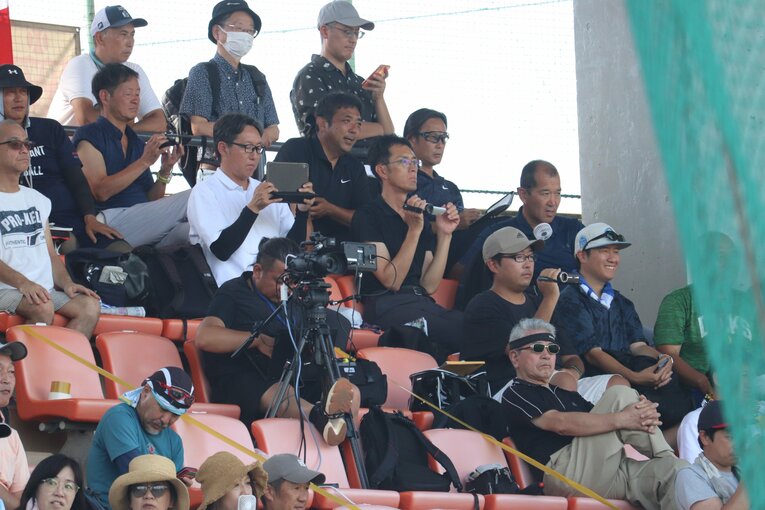 森井を見に集結したスカウト日米合わせて14球団42人を数えた　©︎Yu Takagi