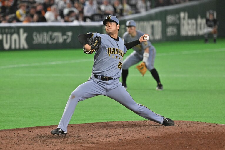同僚の村上も安定しているが、高橋の5完投は圧巻の成績だ　©Hideki Sugiyama