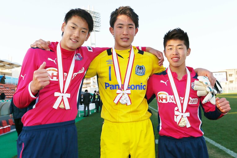 G大阪ジュニアユース時代の谷（中央）©AFLO SPORT