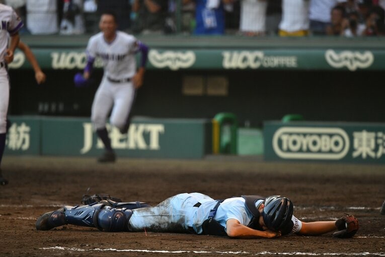 【コマ送りで見る】第100回大会、語り継がれる甲子園の名場面「９回無死満塁から２ランスクイズの決定的瞬間を振り返る　©Hideki Sugiyama