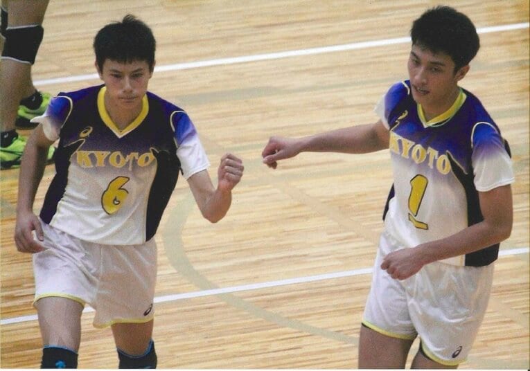 塁と藍の幼少時代（事務所提供）