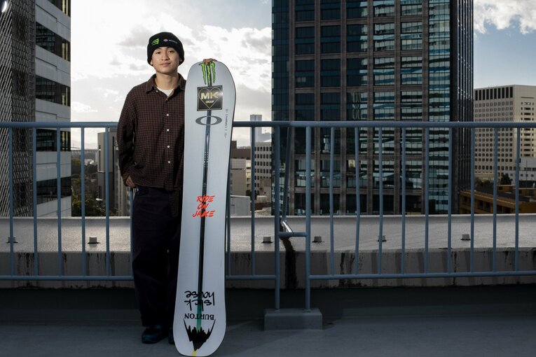 最強一家の末っ子・平野海祝19歳「週1回ですらめっちゃ嫌だったんですよ（笑）」…学校好きの少年が“本気でスノボーに向き合うまで”(8)