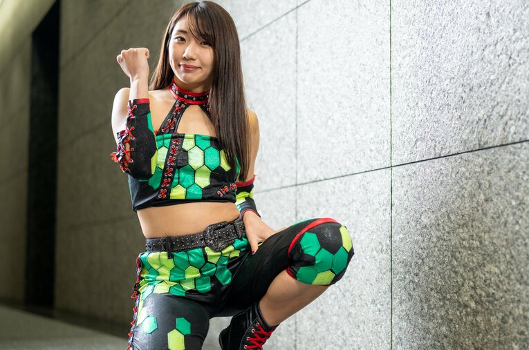 マリーゴールド所属のプロレスラー・勇気みなみの特撮インタビュー ／ photograph by Shiro Miyake