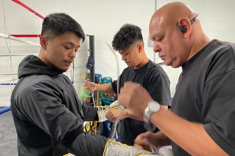 中谷潤人だけでなく、トレーナー、あるいはカットマンとして多くの日本人ボクサーに携わってきたルディ・エルナンデス　©Yuriko Miyata