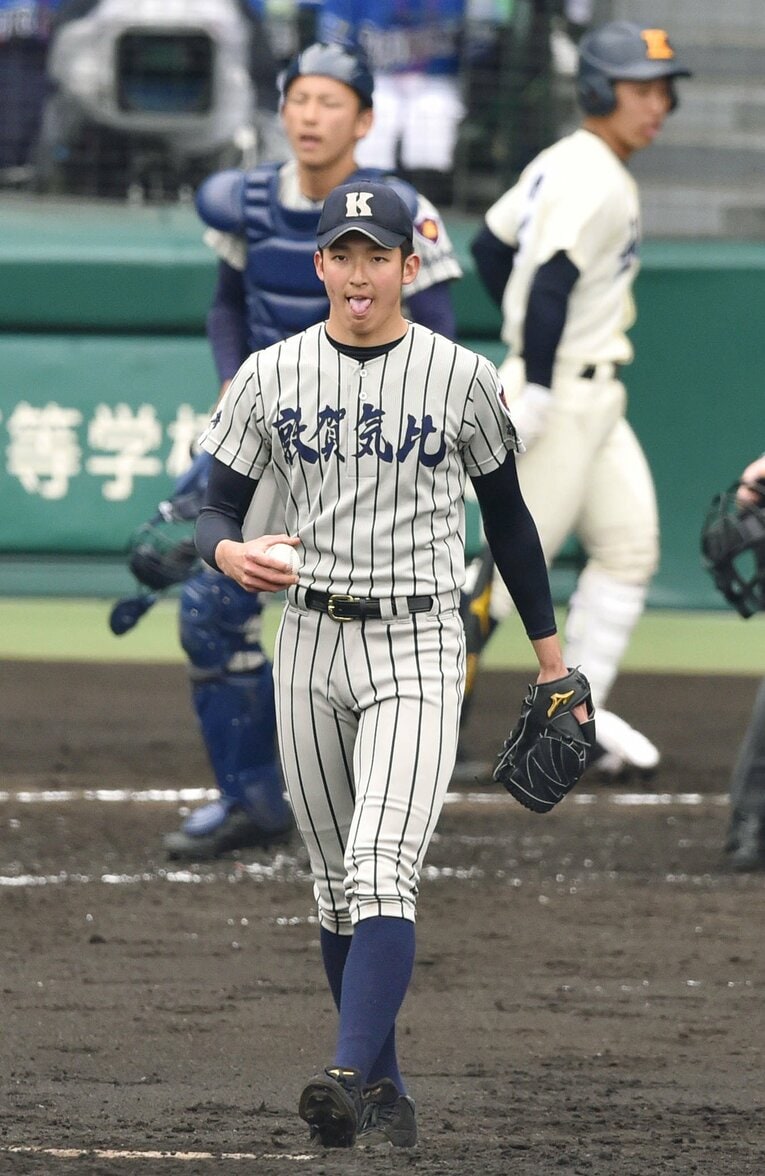 高校時代は「北陸のダルビッシュ」と呼ばれ注目を集めた（2016年センバツ2回戦・海星戦）　©︎KYODO
