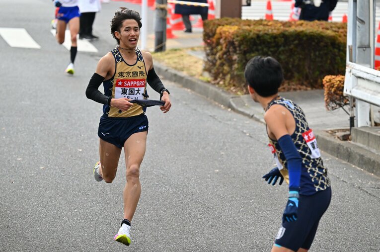 前回の箱根駅伝9区で区間3位の力走を見せた菅野裕二郎（左） ／ photograph by Getsuriku