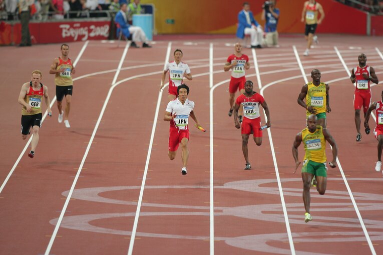 北京五輪のリレー決勝　©JMPA