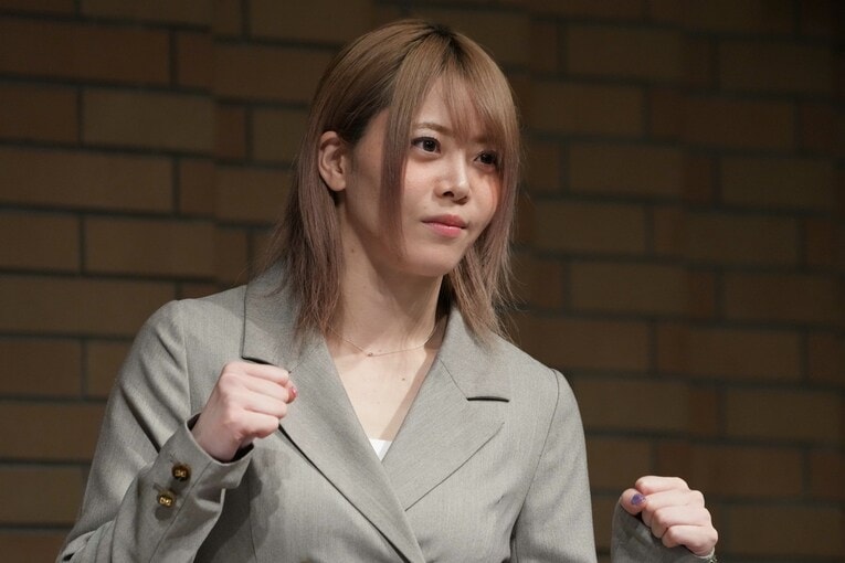 記者会見での岩谷麻優
