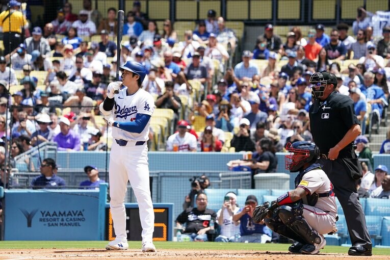 第1打席で先制の9号2ランの連続写真（1枚目／全10枚） ©︎Shizuka Minami